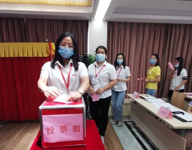 ϲѶ���㶫���Ѹ�Ů���ϻ���ʽ���������� (3)