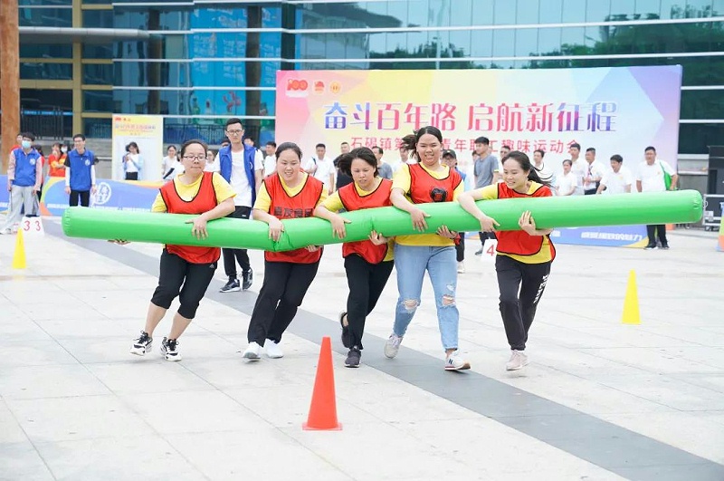 �������ҵļ����ǣ�ʯ����ڰ˽�����ְ����������˶���55���ͻ����塰���Ƚ���